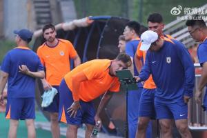 山東泰山官方曬訓(xùn)練視頻，球員已在韓鵬教練組帶領(lǐng)下進(jìn)行訓(xùn)練