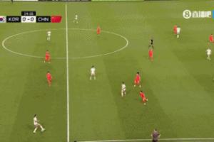 第14分鐘，姚偉世界波破門，中國(guó)女足1-0領(lǐng)先韓國(guó)女足