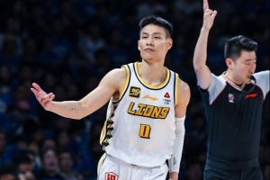 林秉圣：胡金秋真的非常照顧我 他是一個(gè)非常努力而又謙遜的球員