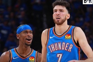 冠軍效應(yīng)！亞歷山大和霍姆格倫兩個(gè)人合同合計(jì)5.35億美元??