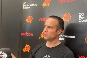 瑞安-鄧恩談主帥奧特：他一直在研究比賽錄像 他和我聊了戰(zhàn)術(shù)體系