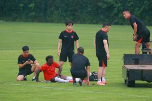 直播吧：成都蓉城外援卡隆在訓(xùn)練中十字韌帶斷裂，賽季報(bào)銷(xiāo)