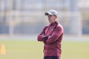 東體：久爾杰維奇相比伊萬具備一定優(yōu)勢，至少他不會將隊員弄混