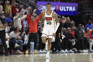 小賈巴里-史密斯5年1.22億合同細(xì)節(jié)：起薪2103萬 最后一年2777萬