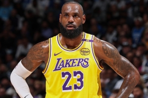 詹姆斯想被交易？美記：他只是在發(fā)泄情緒 因為湖人不想現(xiàn)在爭冠