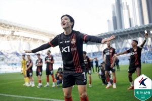 官方：韓國隊(duì)球員全晉旴因頭暈退出東亞杯，鄭承原入替