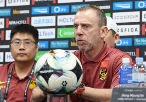 北青：國足東亞杯對陣日本醞釀變陣5后衛(wèi)