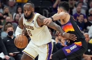 布克生涯總薪水5.34億歷史第3&僅次于詹庫(kù) 喬治&恩比德分列4-5