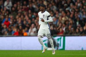 英媒：阿森納球迷請?jiān)覆灰烋R杜埃凱，超過1400位球迷簽名