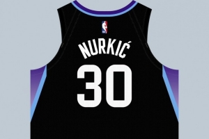 球衣記者：努爾基奇在爵士穿30號(hào)球衣 李凱爾穿2號(hào)球衣