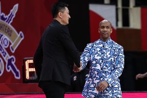 點名！馬布里談NBA更文明：那不會出現(xiàn)像杜鋒這樣故意絆你的教練