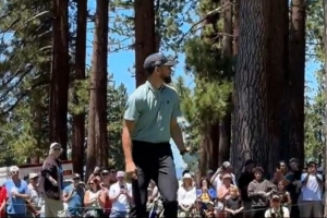 勇士官推曬庫里打高爾夫視頻：場內(nèi)場外 風范盡顯??