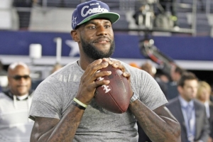 NFL球員：若詹姆斯轉(zhuǎn)行打橄欖球 他將成史上最佳外接手之一??