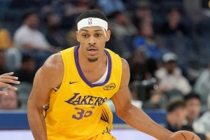 廣東名宿拼了！貝茲利得8分11板3助 正負(fù)值+16全場(chǎng)最高&搶5個(gè)前板