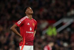 曼聯(lián)官方：奧比-馬丁改穿32號(hào)，弗雷德里克森改穿33號(hào)