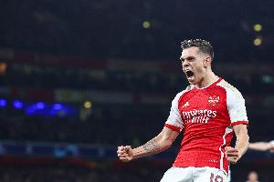 記者：阿森納與特羅薩德展開續(xù)約談判，目前合同2026年到期