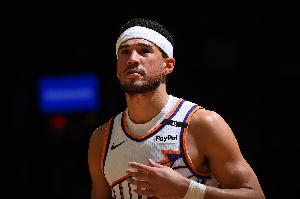 2年1.45億！Lowe：我很喜歡布克 但太陽(yáng)真沒(méi)必要現(xiàn)在就續(xù)約他