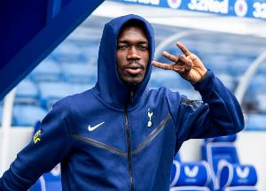 記者：費(fèi)內(nèi)巴切授權(quán)的一名代表已飛往倫敦，與比蘇馬和熱刺會(huì)談