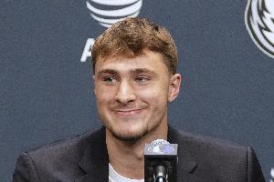 給足開火權(quán)！弗拉格夏聯(lián)首秀首節(jié)9分鐘出手9次 命中3球&6分1板1斷