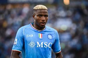 米體：奧斯梅恩轉(zhuǎn)會(huì)遇阻，那不勒斯要求銀行擔(dān)保但加拉塔薩雷拒絕