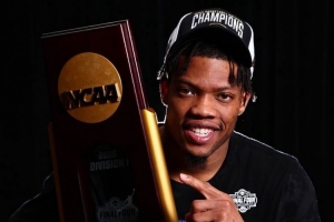 39順位大齡新秀！猛龍與阿利賈-馬丁簽下雙向合同！