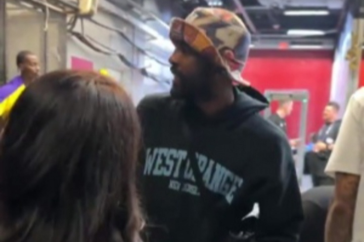 支持小老弟??！歐文來到弗拉格夏聯(lián)首秀現(xiàn)場 還與小球迷互動(dòng)~