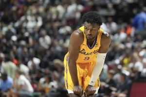 進(jìn)攻仍需打磨??！布朗尼上半場(chǎng)8分下半場(chǎng)0分 超遠(yuǎn)三分絕殺未果