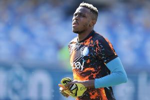 羅馬諾：加拉塔薩雷仍與那不勒斯談奧斯梅恩，后者堅(jiān)持要銀行擔(dān)保