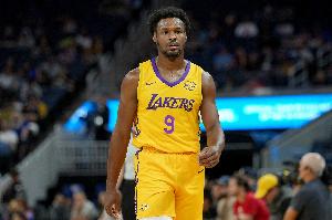 可圈可點(diǎn)！布朗尼半場(chǎng)10分鐘4中2高效貢獻(xiàn)8分1助 罰球4中3