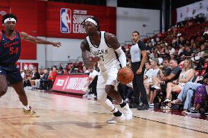 效率相當(dāng)可以！利文斯頓12中7&三分6中3得18分3板2助