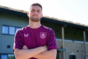 官方：斯圖加特前鋒布魯恩-拉爾森轉(zhuǎn)會伯恩利，簽訂四年合約