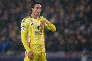 全市場：巴薩近幾周接觸了弗拉霍維奇的經(jīng)紀團隊 也有意盧克曼