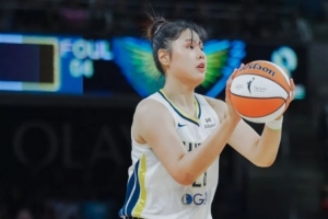 關(guān)注楊瀚森，也別忘了隔壁的李月汝