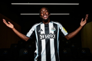 瑞典球員轉(zhuǎn)會(huì)費(fèi)排名：伊薩克居首&伊布次席，伊蘭加6140萬歐第三