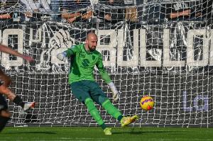 意媒：那不勒斯再次追求都靈28歲門將瓦尼亞，曼聯(lián)&利茲聯(lián)也有意