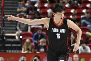 開拓者夏聯(lián)主帥：把楊瀚森放在能發(fā)揮的位置上 他很輕松&不懼對抗