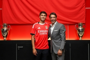 官方：21歲左后衛(wèi)奧布拉多從皇馬加盟本菲卡，簽約至2030年