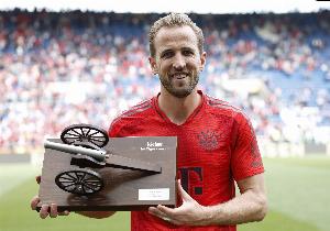 熱刺名宿：凱恩絕對(duì)是“長(zhǎng)青球員”，年齡增長(zhǎng)后10號(hào)位也很適合他