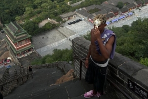 亞馬爾社媒曬多張中國行照片：享受你的夢想??