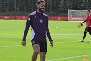 曼聯(lián)曬庫尼亞首訓視頻：這是庫尼亞首次代表曼聯(lián)參加訓練！