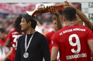 拉菲尼亞：科瓦奇當(dāng)時成功拆散了拜仁，我不會邀請他一起吃飯