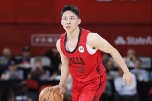 ??打得很一般！河村勇輝三分5中1僅拿3分2助 有4失誤&正負(fù)值-25