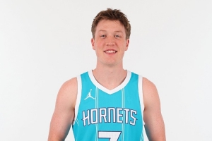 有前途！黃蜂4號(hào)秀克尼佩爾簽約喬丹品牌！