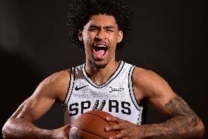 攻守兼?zhèn)?！榜眼哈珀首?9分鐘12中5拿到16分6板2斷1帽 罰球7中6