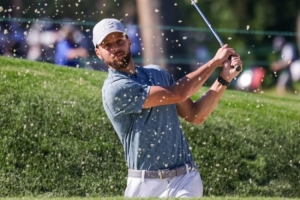 ????庫里曬參加塔霍湖高爾夫名人賽照片：讓我們好好收尾吧