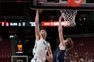 ????美媒：楊瀚森隔扣??了對手 中國約基奇是有彈跳的