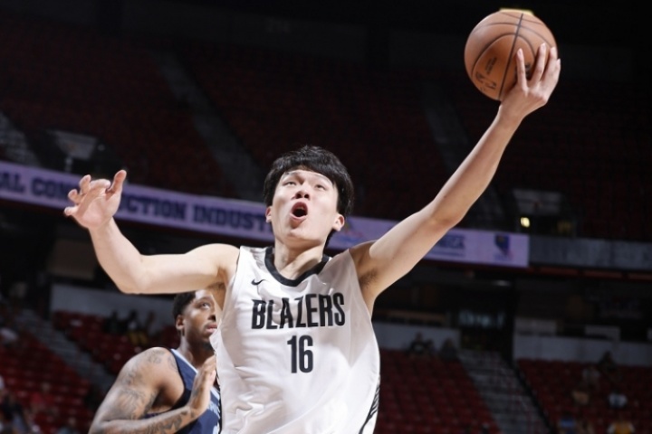 對(duì)手注意到你了！楊瀚森首節(jié)4投2中得到4分1板1助 也有2失誤2犯規(guī)