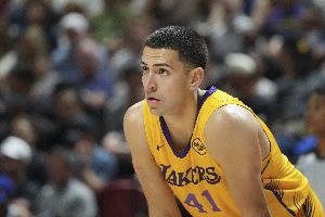 高炮臺！斯威德17中8砍全場最高21分10板 三分9中4