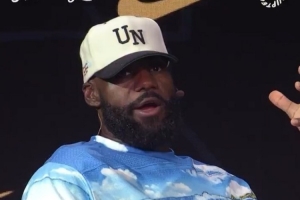 詹姆斯：沒(méi)人能比喬丹更激勵(lì)我 他是純粹得分手&我和他是互補(bǔ)的