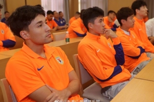 山東泰山俱樂部一線隊、B隊開展新規(guī)則線上學(xué)習(xí)研討會